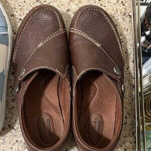 Clarks Women’s Dark Brown Leather Slip-On Loafers
